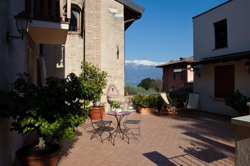 Albergo Locanda Cavallino Toscolano Maderno Exterior photo